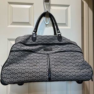 Coach Travel Bag. Shoulder & can be pulled.